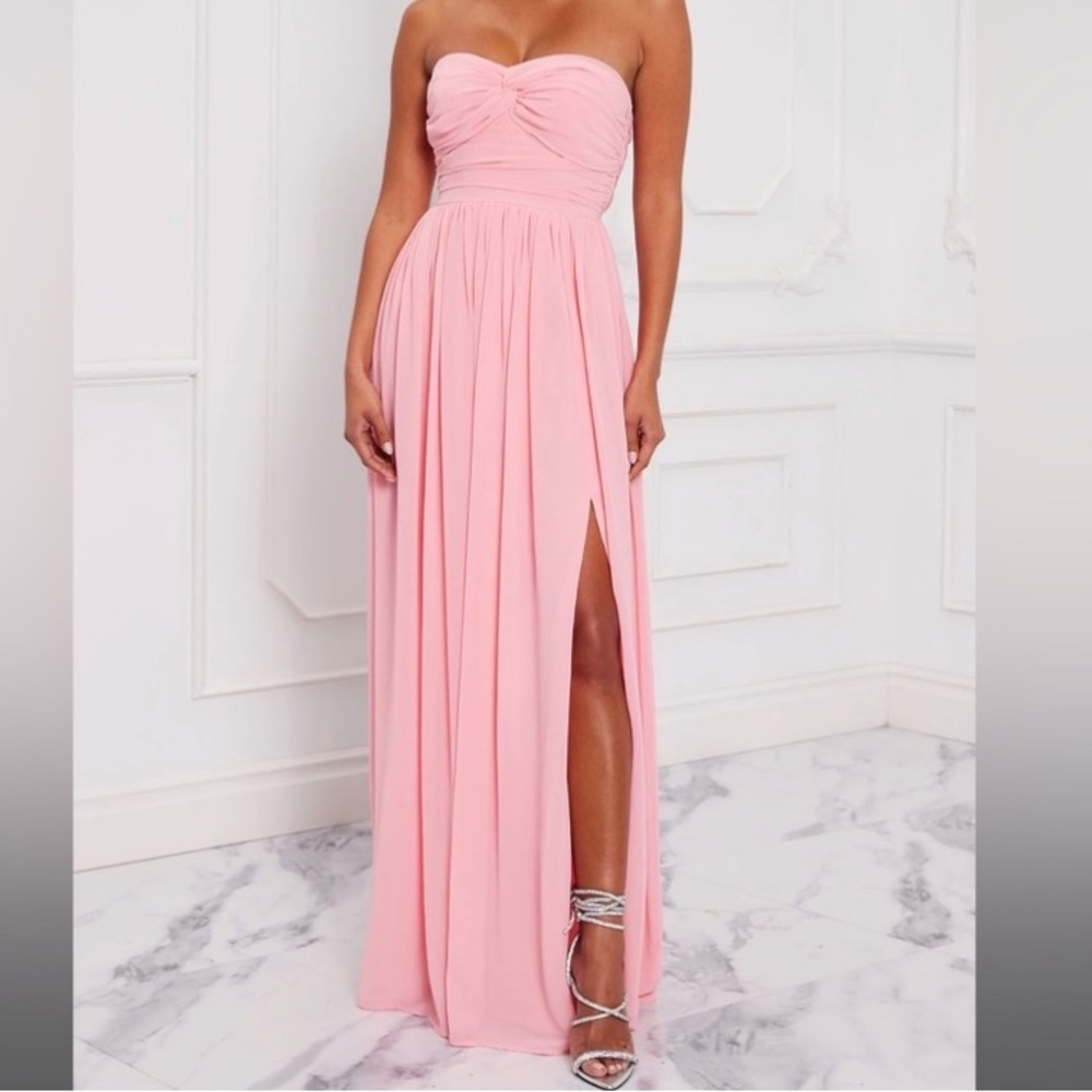 Fashion Nova Bridesmaid/PROM Dress (Small and Large Available)